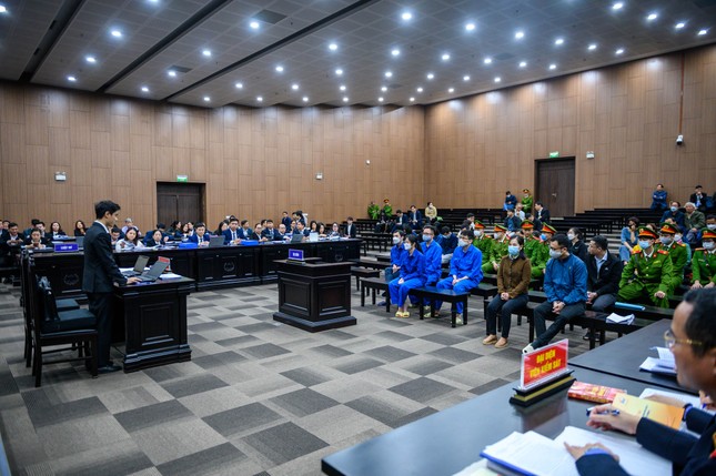 Kẽ hở khâu thẩm định của nhân viên ngân hàng giúp “siêu lừa” chiếm đoạt 433 tỷ đồng - Ảnh 1. Kẽ hở khâu thẩm định của nhân viên ngân hàng giúp “siêu lừa” chiếm đoạt 433 tỷ đồng - Ảnh 1.