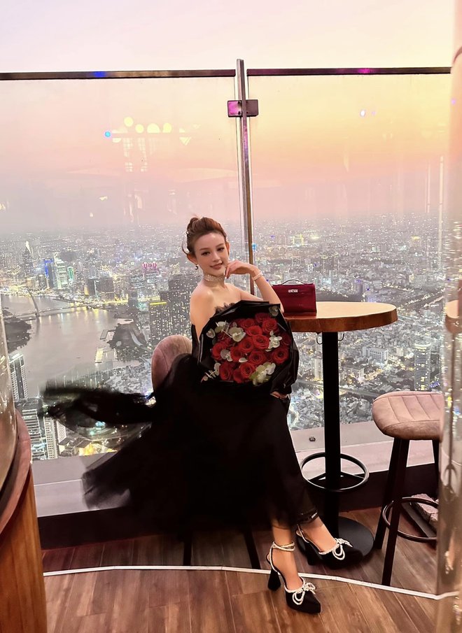  Mỹ nhân Hà Nội lấy chồng doanh nhân 12 năm, cuộc sống viên mãn - Ảnh 2.