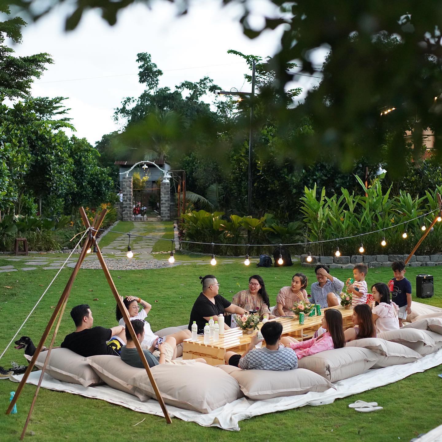 Vừa hòa mình với thiên nhiên vừa trải nghiệm tiện nghi cực xịn tại các khu glamping quanh hồ Trị An - Ảnh 1. Vừa hòa mình với thiên nhiên vừa trải nghiệm tiện nghi cực xịn tại các khu glamping quanh hồ Trị An - Ảnh 1.