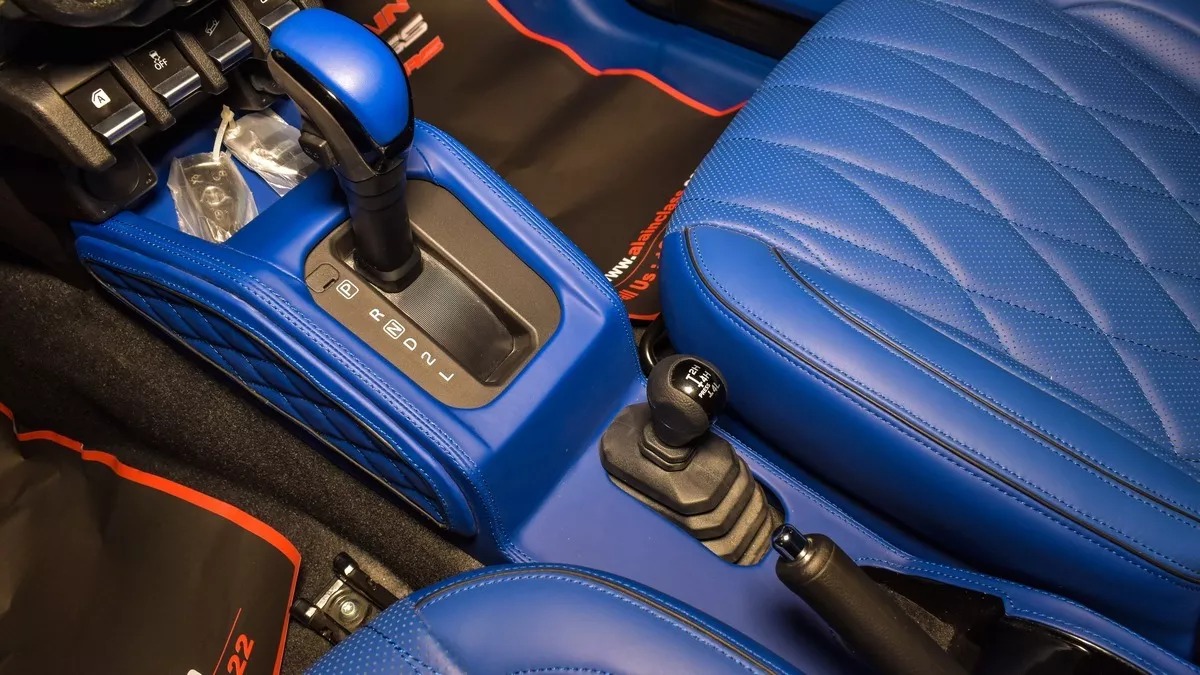 Suzuki Jimny được showroom bán xe cho Hoàng Kim Khánh độ lại hầm hố hơn G 63, bán lại với giá gấp đôi giá gốc - Ảnh 14.