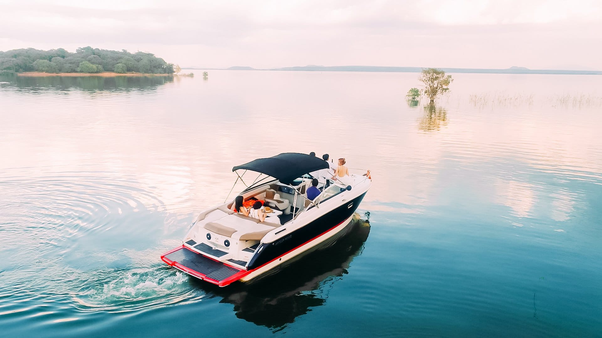 Vừa hòa mình với thiên nhiên vừa trải nghiệm tiện nghi cực xịn tại các khu glamping quanh hồ Trị An - Ảnh 25. Vừa hòa mình với thiên nhiên vừa trải nghiệm tiện nghi cực xịn tại các khu glamping quanh hồ Trị An - Ảnh 25.