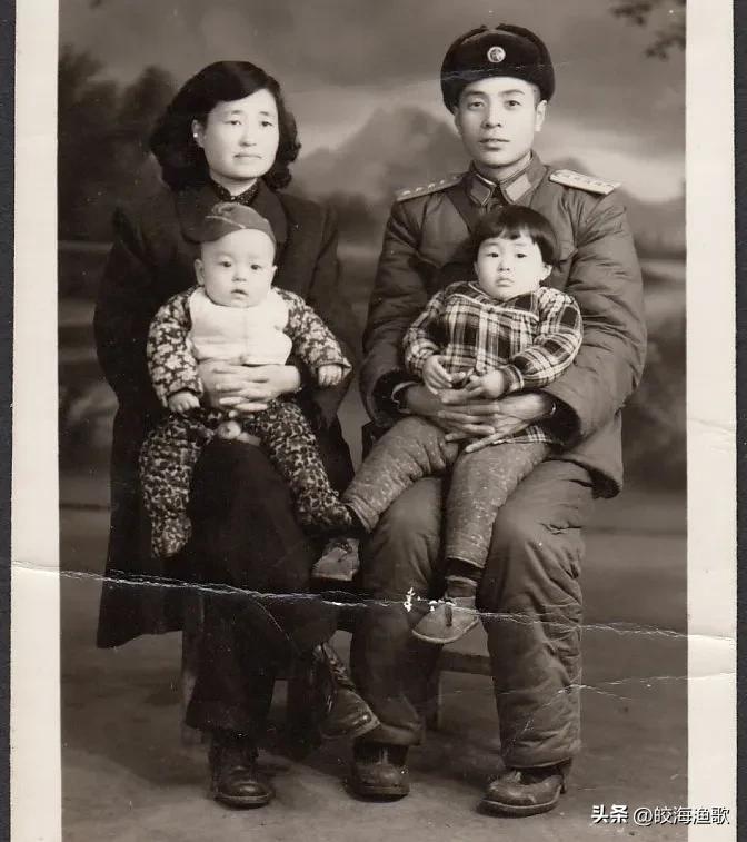 Lạ đời cặp vợ chồng bán nhà phố 24 tỷ đồng, bỏ ra nửa tỷ đồng định cư trên núi - Ảnh 1.