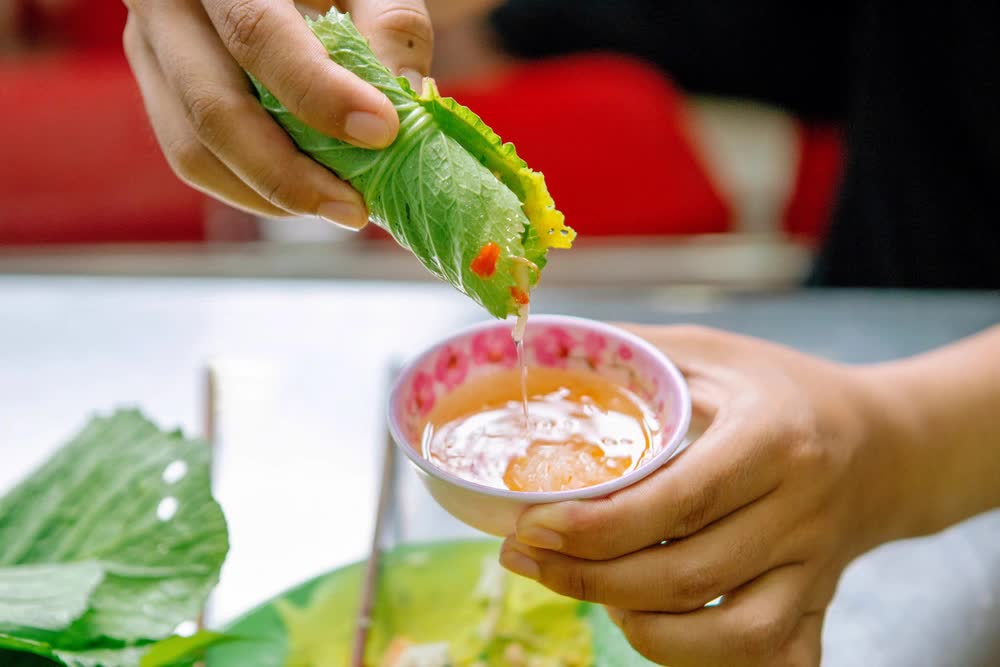 Đến Hội An, khách Tây ăn một món rồi cảm thán: Ước gì tôi biết đến nó sớm hơn! - Ảnh 3.