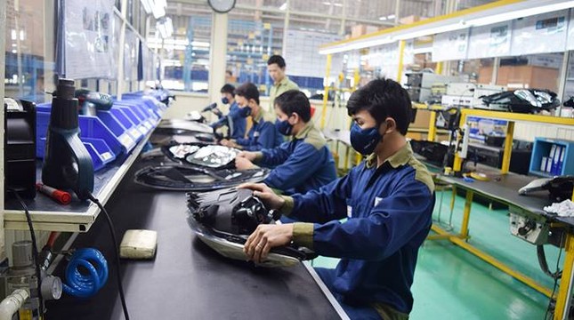 Quốc tế đánh giá Việt Nam là điểm sáng về phục hồi sản xuất - Ảnh 1. Quốc tế đánh giá Việt Nam là điểm sáng về phục hồi sản xuất - Ảnh 1.