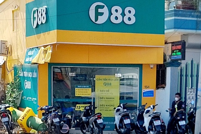 Cảnh sát kiểm tra toàn bộ điểm giao dịch của F88 tại Sóc Trăng - Ảnh 2. Cảnh sát kiểm tra toàn bộ điểm giao dịch của F88 tại Sóc Trăng - Ảnh 2.