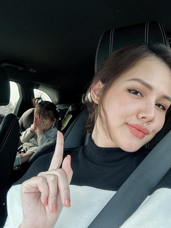 Hội mẹ bỉm quý tộc bầu bí hay sau sinh vẫn lung linh như thời son rỗi, vừa giỏi chăm con vừa khéo chăm mình - Ảnh 22. Hội mẹ bỉm quý tộc bầu bí hay sau sinh vẫn lung linh như thời son rỗi, vừa giỏi chăm con vừa khéo chăm mình - Ảnh 22.