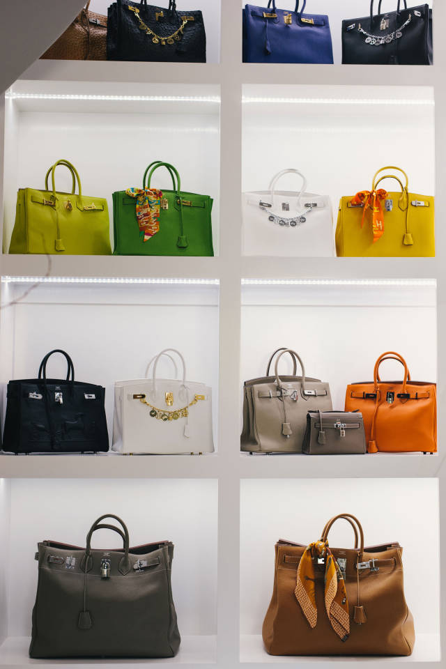 Chiêm ngưỡng tủ đồ hiệu lớn nhất thế giới: Sở hữu hàng loạt item đắt đỏ đến từ các thương hiệu Gucci, Hermes,… danh tính của chủ nhân khiến nhiều người ngỡ ngàng - Ảnh 5.