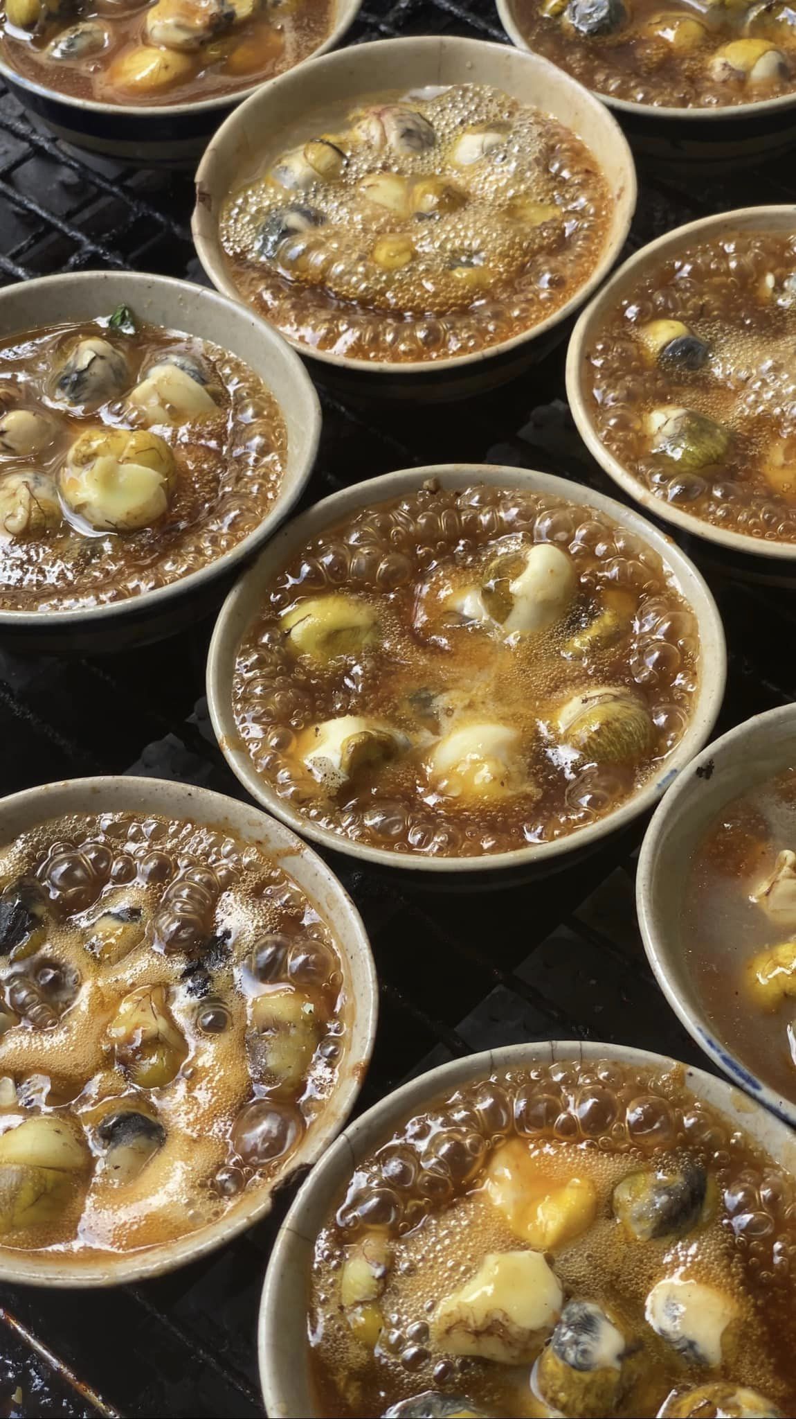 Những hàng quán nổi tiếng ở TP.HCM với câu chuyện nuôi con ăn học thành tài, mua nhà tiền tỷ - Ảnh 9.