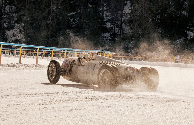Trong đúng 2 ngày, một địa chỉ bất ngờ lột xác thành chốn gặp gỡ của giới siêu giàu, lác mắt với loạt xe hiếm có tiền cũng không mua được - Ảnh 2.