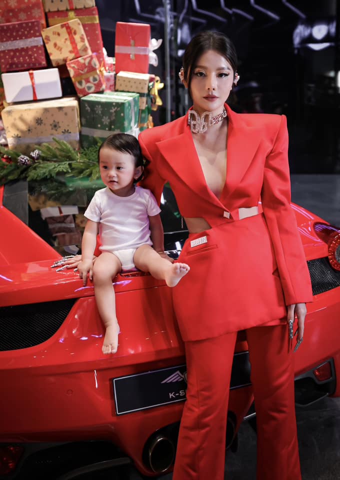 Hội mẹ bỉm quý tộc bầu bí hay sau sinh vẫn lung linh như thời son rỗi, vừa giỏi chăm con vừa khéo chăm mình - Ảnh 25. Hội mẹ bỉm quý tộc bầu bí hay sau sinh vẫn lung linh như thời son rỗi, vừa giỏi chăm con vừa khéo chăm mình - Ảnh 25.