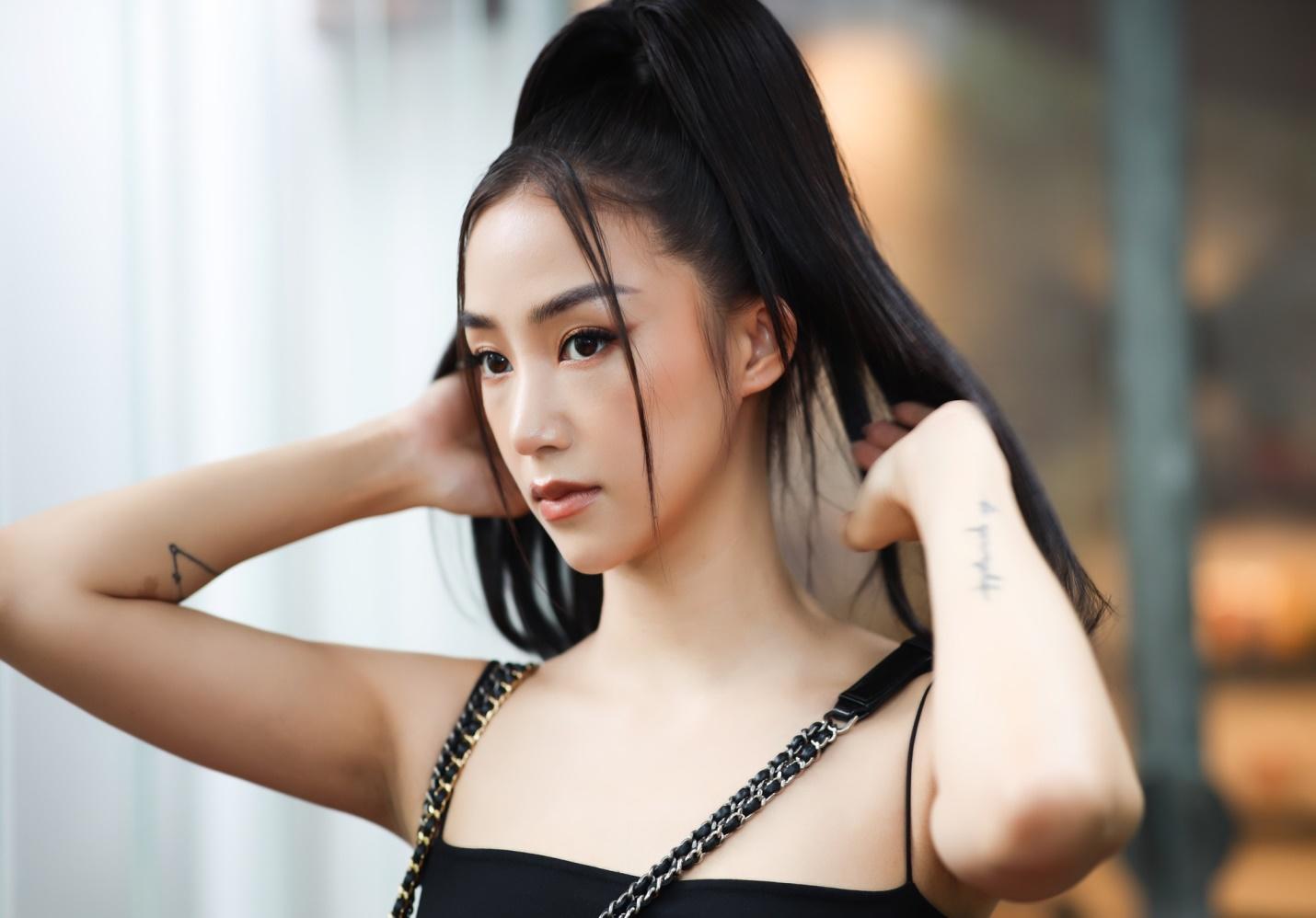 Gia đình đá quý của em bé Việt vừa có loạt ảnh đạt triệu like đầu tiên: Bố là thiếu gia tập đoàn may mặc, mẹ là hot girl đình đám, sinh ra đã ngậm thìa vàng - Ảnh 3.