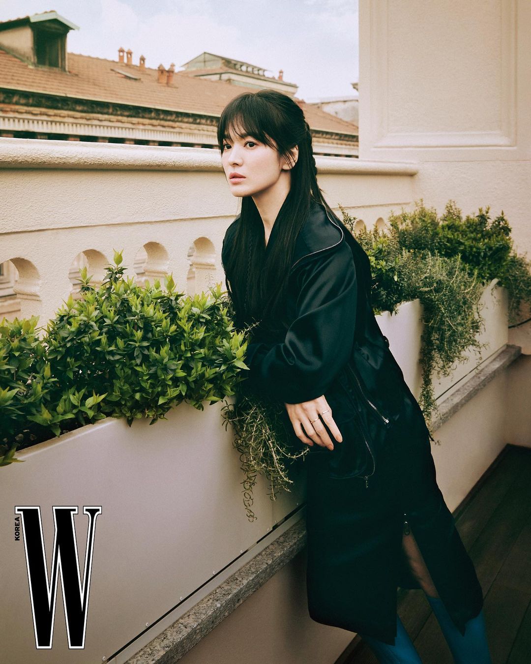 Những hình ảnh chưa tiết lộ của Song Hye Kyo tại show diễn Fendi, nhan sắc tuổi ngoài 40 khiến ai cũng bất ngờ - Ảnh 4.