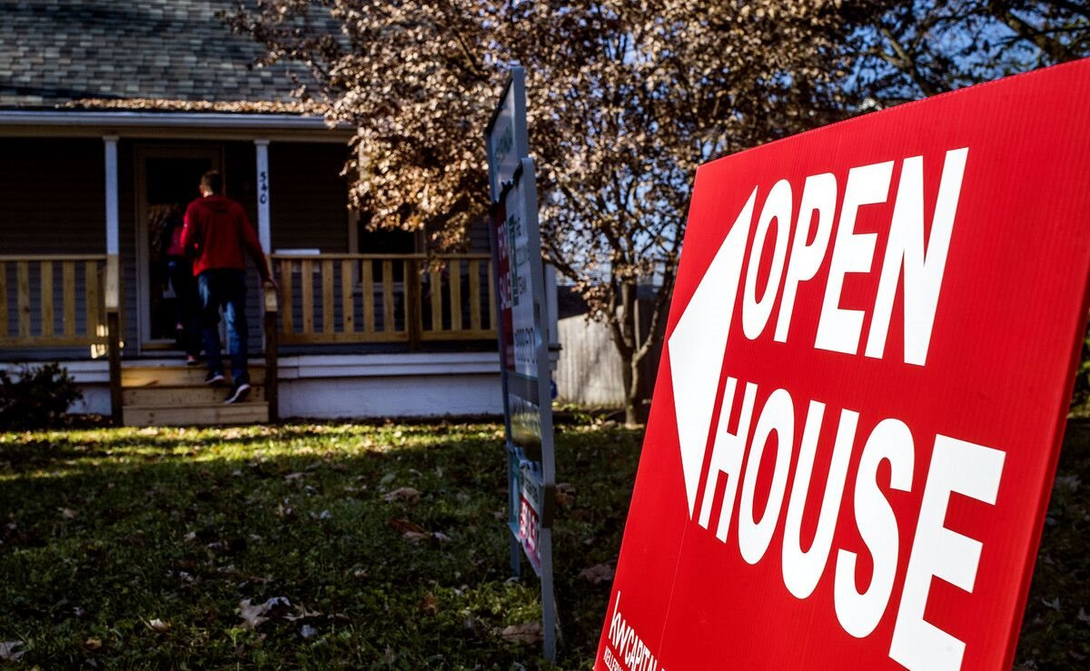 Nghiên cứu: Phụ nữ độc thân giàu hơn, có khả năng sở hữu nhà cao hơn đàn ông độc thân - Ảnh 2.