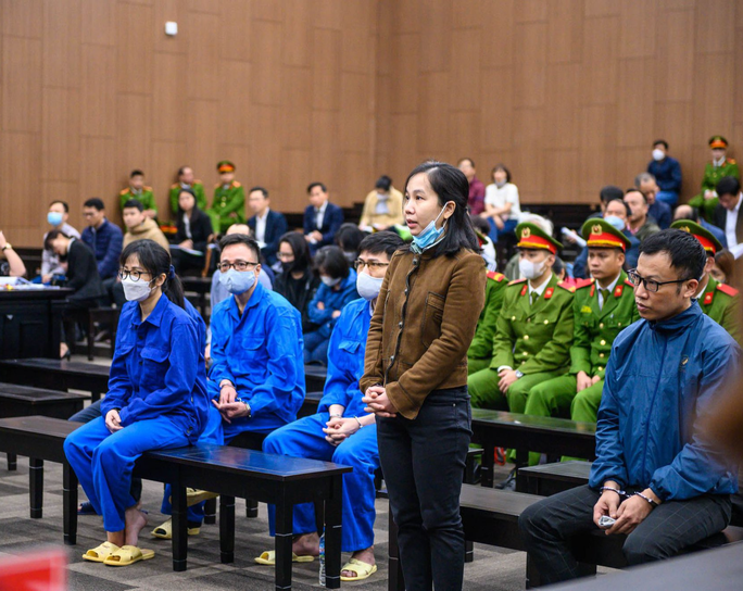 Nữ trùm lừa đảo bị đề nghị án tù chung thân, ngân hàng phải trả lại tiền - Ảnh 1. Nữ trùm lừa đảo bị đề nghị án tù chung thân, ngân hàng phải trả lại tiền - Ảnh 1.