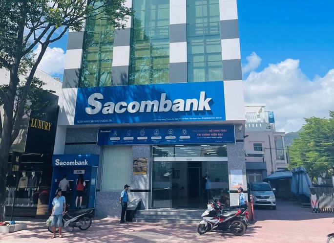 Giám đốc Sacombank Khánh Hòa bị cách chức, liên quan vụ khách hàng mất 46,9 tỉ đồng - Ảnh 1. Giám đốc Sacombank Khánh Hòa bị cách chức, liên quan vụ khách hàng mất 46,9 tỉ đồng - Ảnh 1.