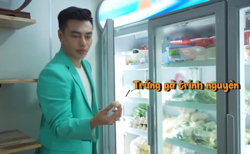 Những kiểu ăn uống hưởng thụ gây choáng của người nổi tiếng: Bỏ hơn 800 triệu cho một chai vang, thuê cả biệt đội phục vụ nấu nướng tại nhà - Ảnh 17.