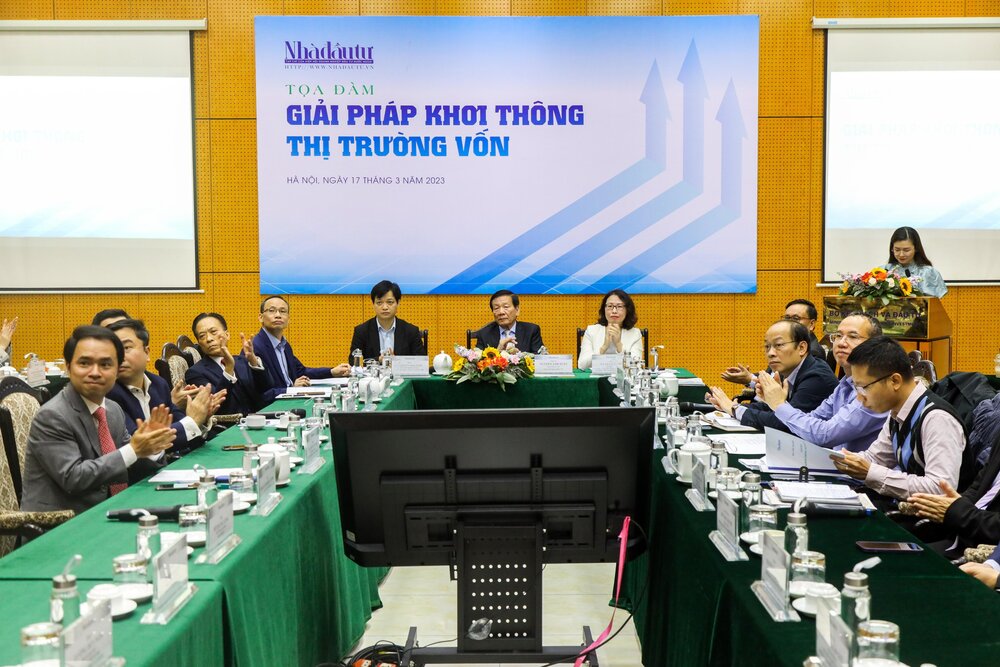 Đại diện UBCKNN: Tăng cường các chế tài xử phạt vi phạm để khôi phục niềm tin, triển khai các giải pháp sớm nâng hạng thị trường chứng khoán Việt Nam - Ảnh 1. Đại diện UBCKNN: Tăng cường các chế tài xử phạt vi phạm để khôi phục niềm tin, triển khai các giải pháp sớm nâng hạng thị trường chứng khoán Việt Nam - Ảnh 1.