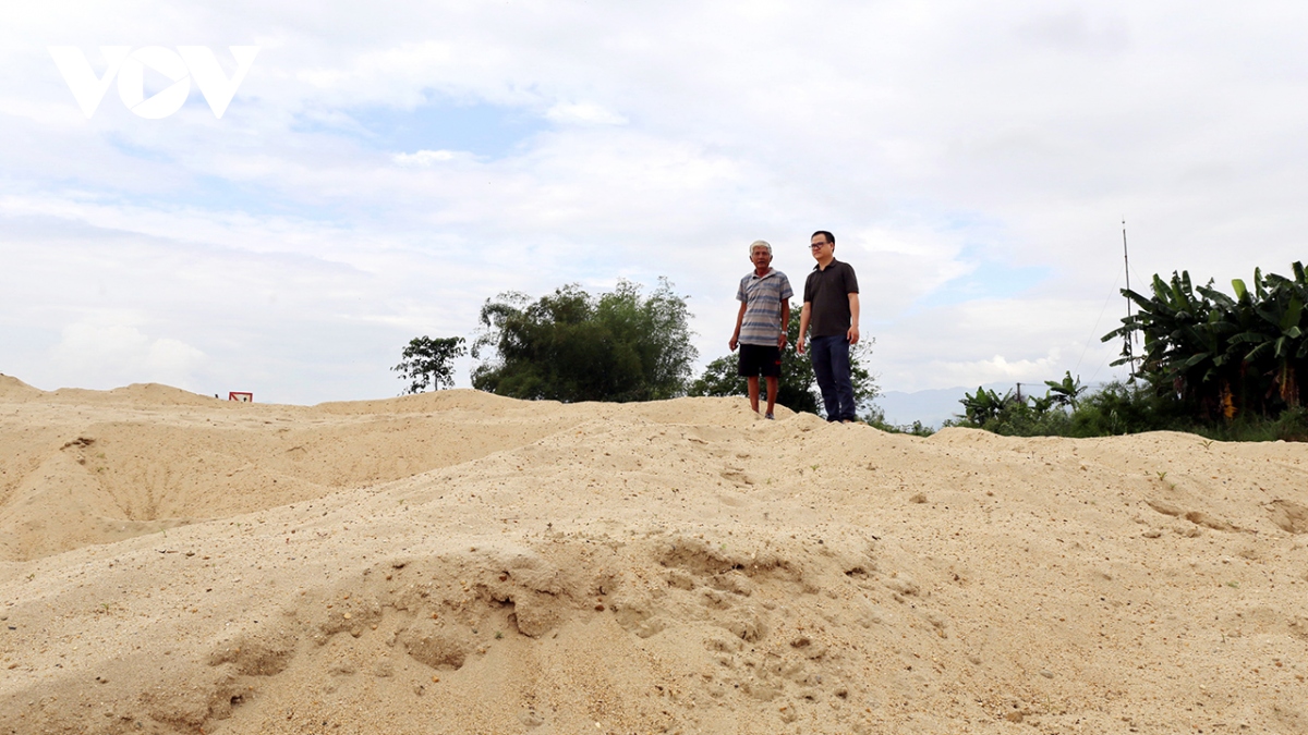 Thao túng giá cát ở Quảng Nam: DN phải trả tiền mặt với giá cắt cổ, không hoá đơn - Ảnh 2.