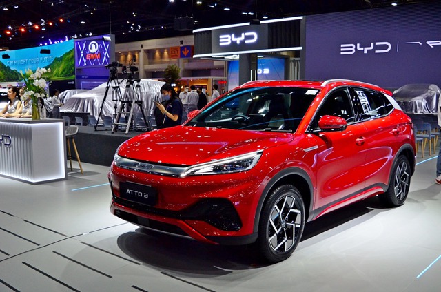 Giật mình với sự phát triển của thị trường xe Trung Quốc: Cứ 4 chiếc bán ra có một là xe điện - Ảnh 1.