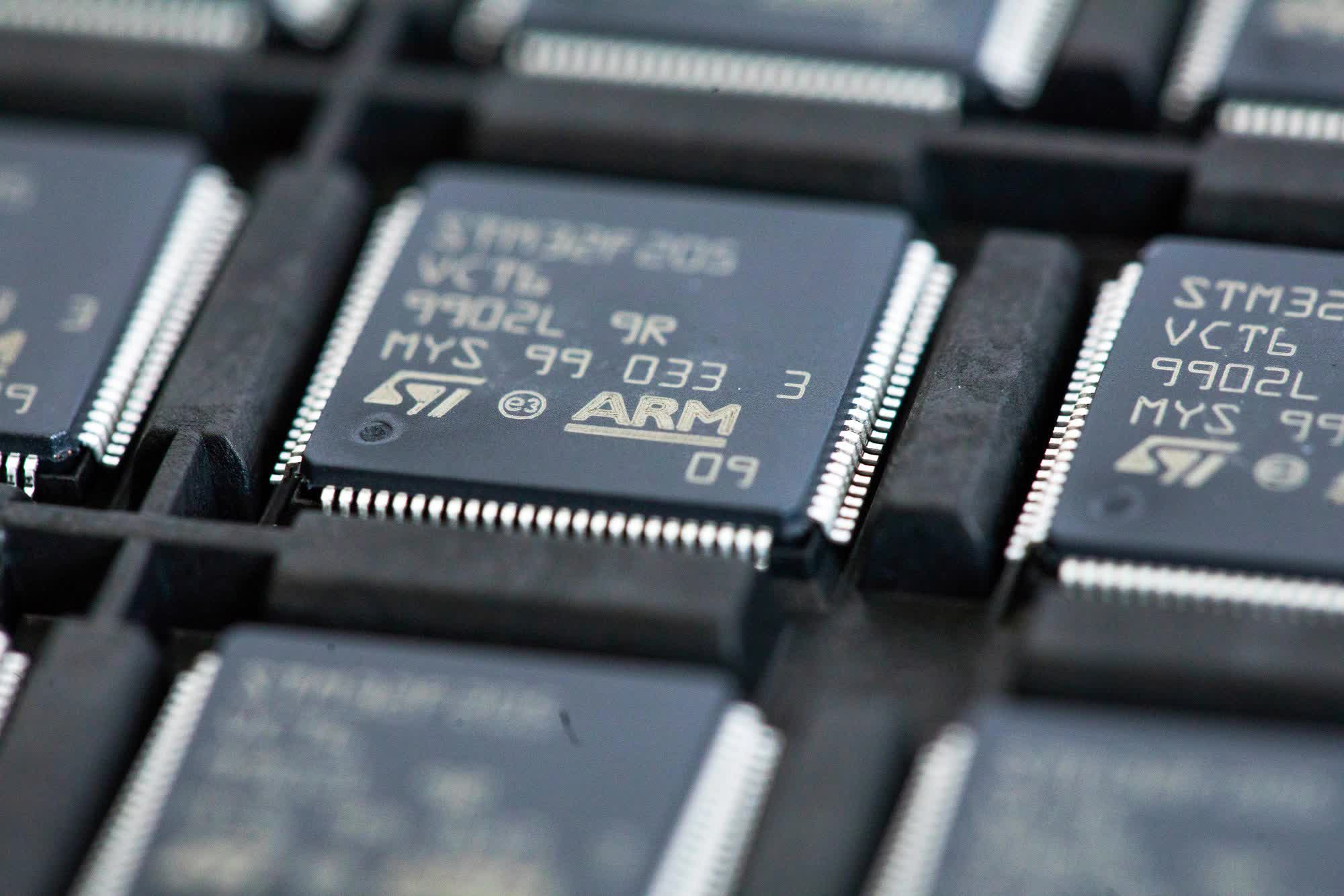 Không sản xuất 1 con chip nào, tại sao Arm vẫn là ông trùm trong ngành chip - Ảnh 2.