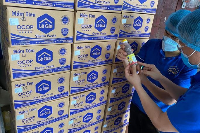 Nước mắm Lê Gia sau 4 năm lên sóng Shark Tank: Phủ sóng khắp các siêu thị, xuất khẩu nhiều container mắm tôm sang Nhật, Nga, Nam Phi... - Ảnh 3. Nước mắm Lê Gia sau 4 năm lên sóng Shark Tank: Phủ sóng khắp các siêu thị, xuất khẩu nhiều container mắm tôm sang Nhật, Nga, Nam Phi... - Ảnh 3.