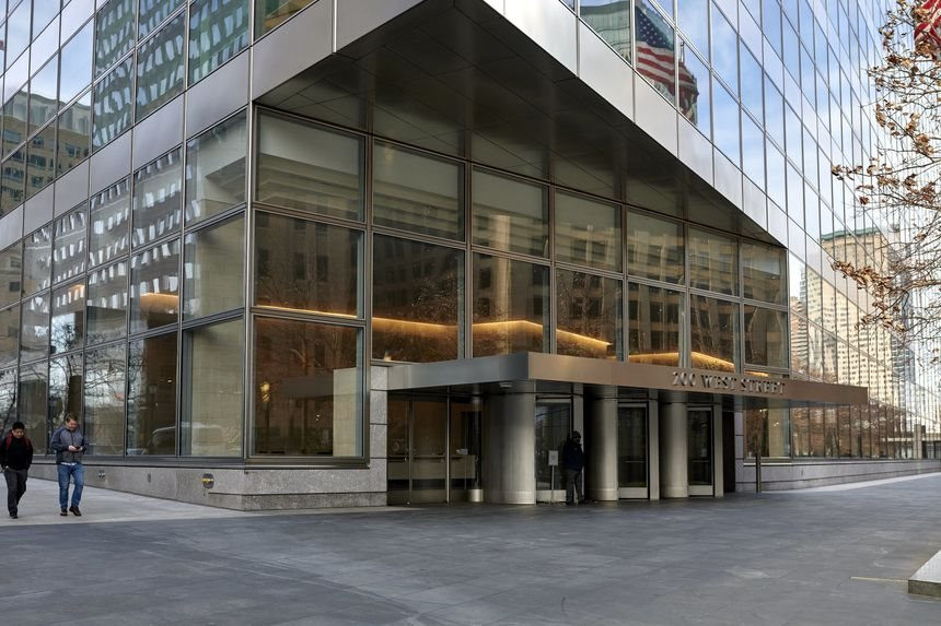 Để được phục vụ khách hàng giàu có, nhân viên ngân hàng phố Wall phải vượt qua gian khổ: Kiến thức sâu rộng thôi là chưa đủ - Ảnh 3.