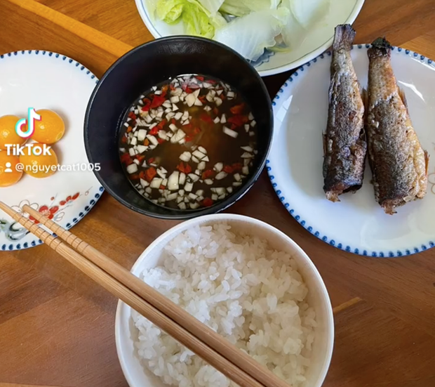  Cô gái Việt sống ở Nhật khoe cảnh hái rau, bắt cá miễn phí ăn nhưng lại khiến dân mạng tranh cãi về vấn đề an toàn sức khoẻ - Ảnh 9.