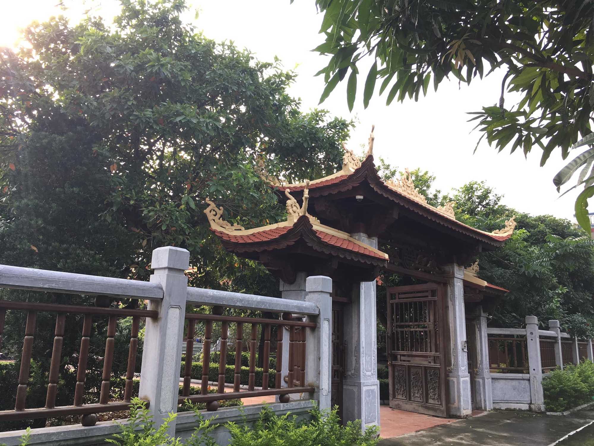 Biệt phủ gỗ lim rộng 1.000m2 ở Nam Định, đi nửa ngày chưa khám phá hết, chủ nhân hé lộ về dòng dõi trâm anh quyền thế - Ảnh 1.