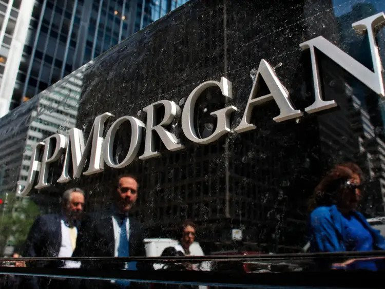 Để được phục vụ khách hàng giàu có, nhân viên ngân hàng phố Wall phải vượt qua gian khổ: Kiến thức sâu rộng thôi là chưa đủ - Ảnh 1.