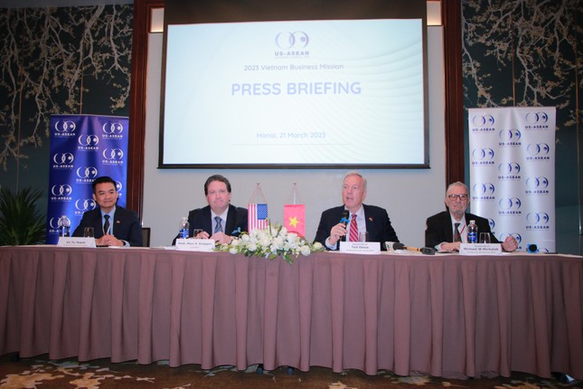 Bất ngờ những điều ‘đại bàng’ Mỹ nói về Việt Nam - Ảnh 1. Bất ngờ những điều ‘đại bàng’ Mỹ nói về Việt Nam - Ảnh 1.