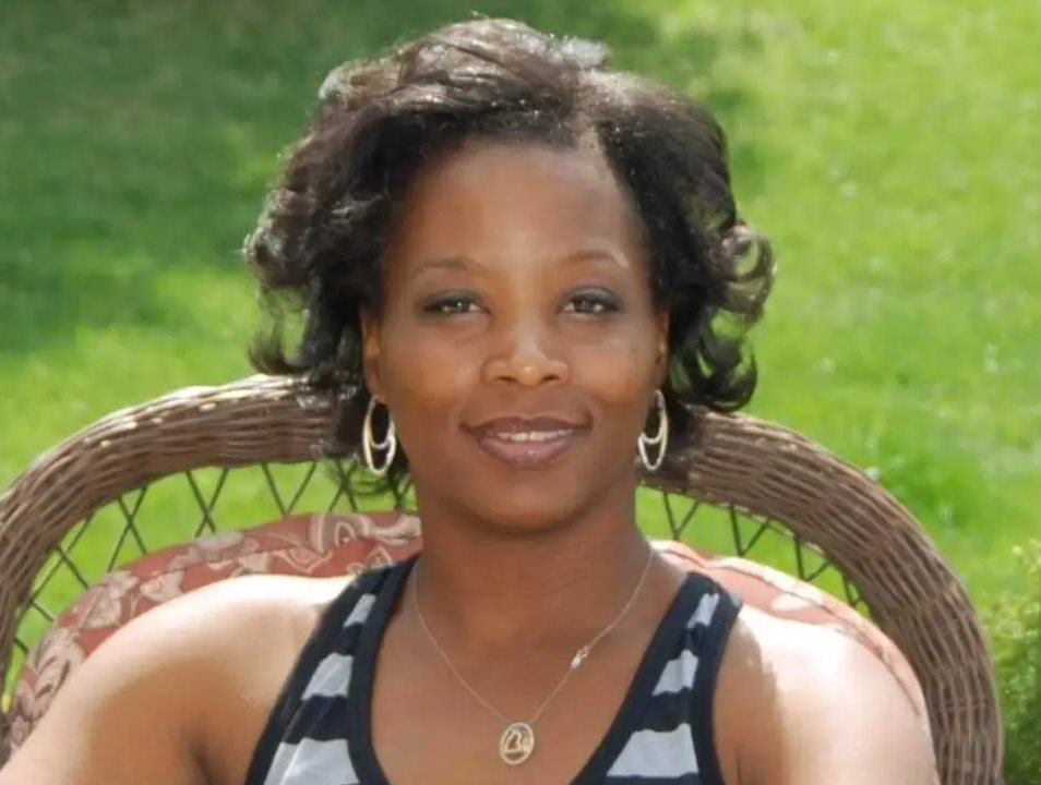 Trải qua tuổi thơ cơ cực với khát khao kiếm tiền cháy bỏng, người phụ nữ tìm thấy 3 bí quyết ‘vàng’, thu về 235 tỷ đồng/năm một cách nhẹ như không - Ảnh 1. Trải qua tuổi thơ cơ cực với khát khao kiếm tiền cháy bỏng, người phụ nữ tìm thấy 3 bí quyết ‘vàng’, thu về 235 tỷ đồng/năm một cách nhẹ như không - Ảnh 1.