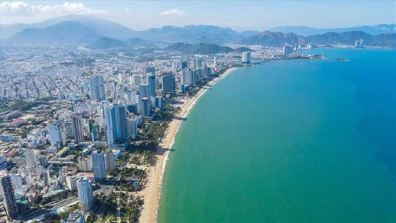 Khi Nha Trang được sao Hàn săn đón: Hết nữ hoàng fancam Hani, đến cặp đôi chân dài Sooyoung và Jung Kyung Ho cũng ghé đến du lịch - Ảnh 9.