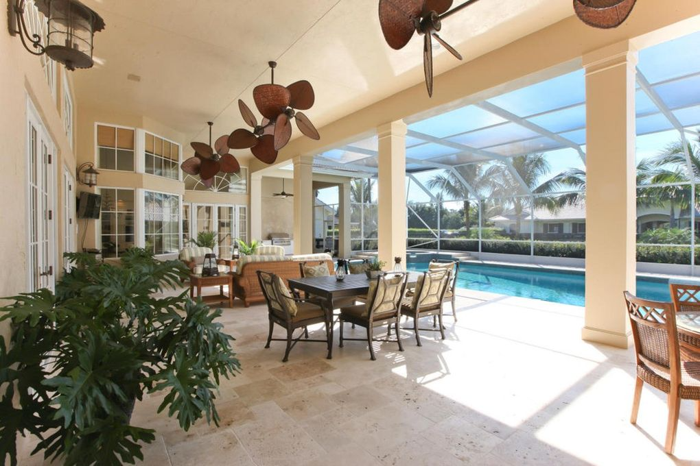 Chẳng cần nhận thừa kế, con gái Steve Jobs vẫn tận hưởng cuộc sống sang chảnh: Tự kiếm tiền không "dựa hơi" bố mẹ, có cả siêu du thuyền và máy bay tư nhân - Ảnh 7.