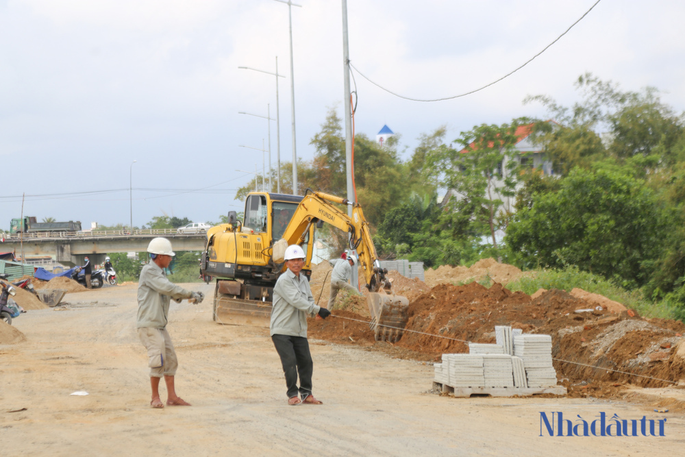 Nhiều lần lỡ hẹn, đường ven sông hơn 745 tỷ ở Đà Nẵng chốt ngày về đích - Ảnh 6. Nhiều lần lỡ hẹn, đường ven sông hơn 745 tỷ ở Đà Nẵng chốt ngày về đích - Ảnh 6.