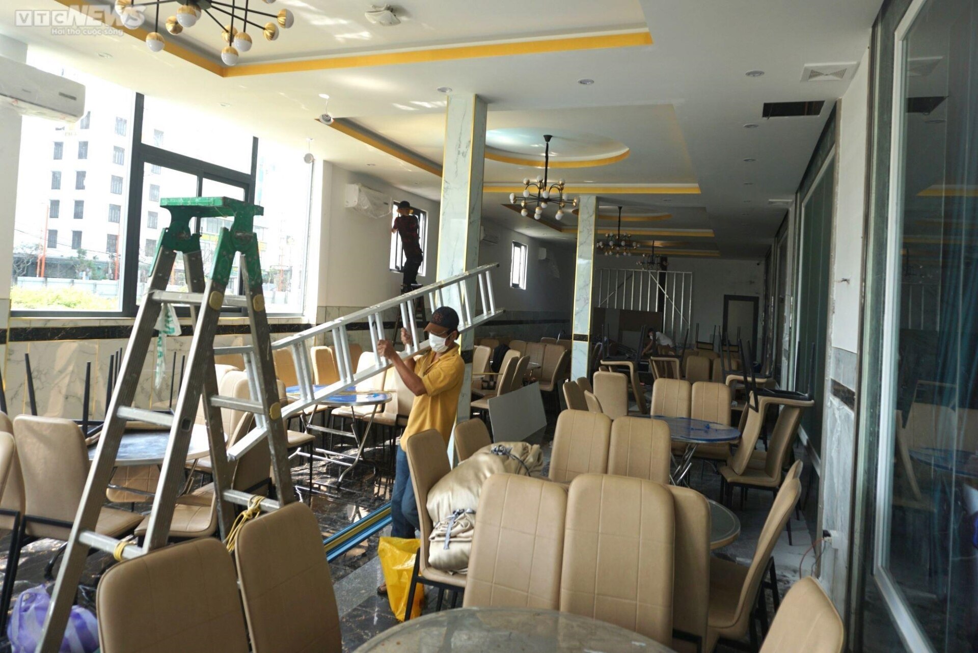 Khách sạn, nhà hàng ở Đà Nẵng chi tiền tỷ sửa sang, đón khách du lịch Trung Quốc - Ảnh 2.