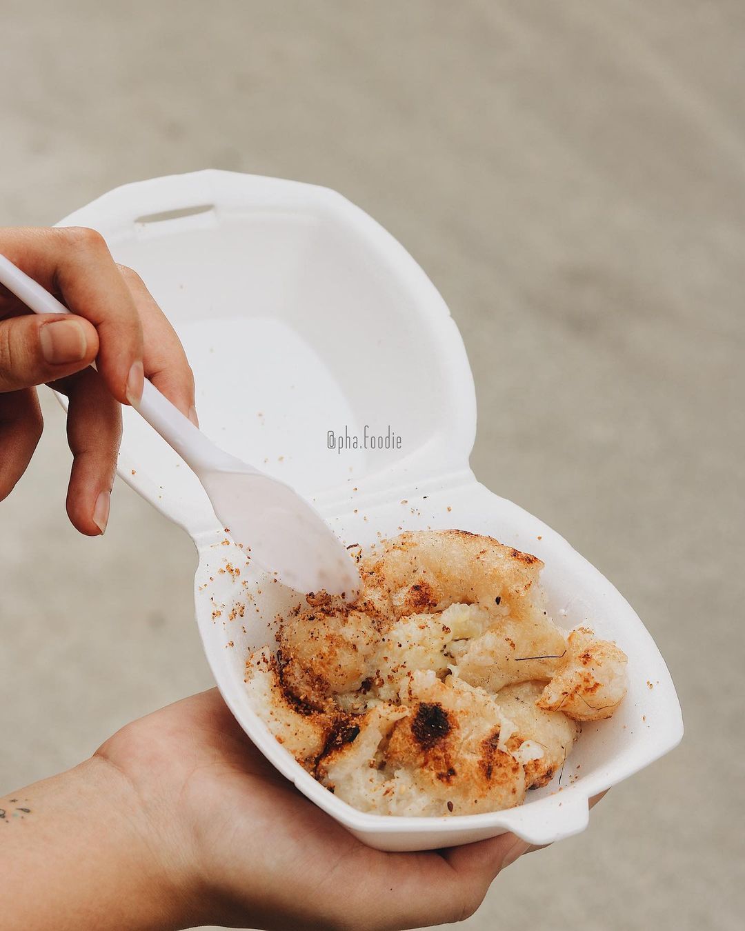 Thưởng thức chuối nếp nướng - top 9 món tráng miệng ngon nhất thế giới tại các quán nổi danh lâu nay ở TP.HCM - Ảnh 15.