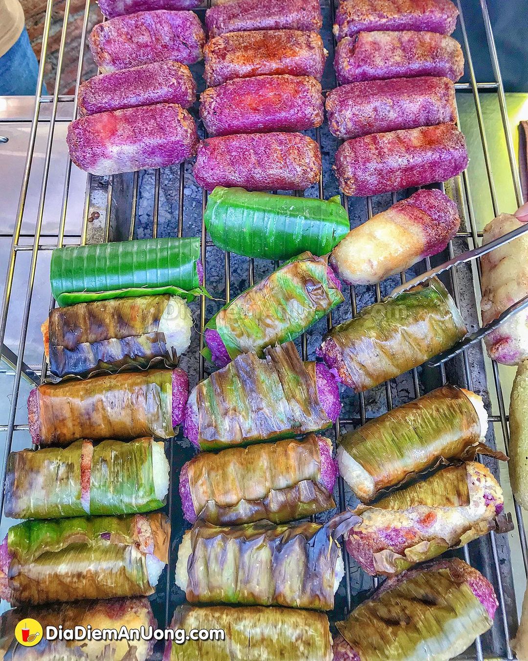 Thưởng thức chuối nếp nướng - top 9 món tráng miệng ngon nhất thế giới tại các quán nổi danh lâu nay ở TP.HCM - Ảnh 4.