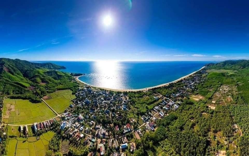 Lãnh đạo Bình Định lên tiếng về vị trí dự án gang thép khủng ở bờ biển nổi tiếng - Ảnh 2. Lãnh đạo Bình Định lên tiếng về vị trí dự án gang thép khủng ở bờ biển nổi tiếng - Ảnh 2.