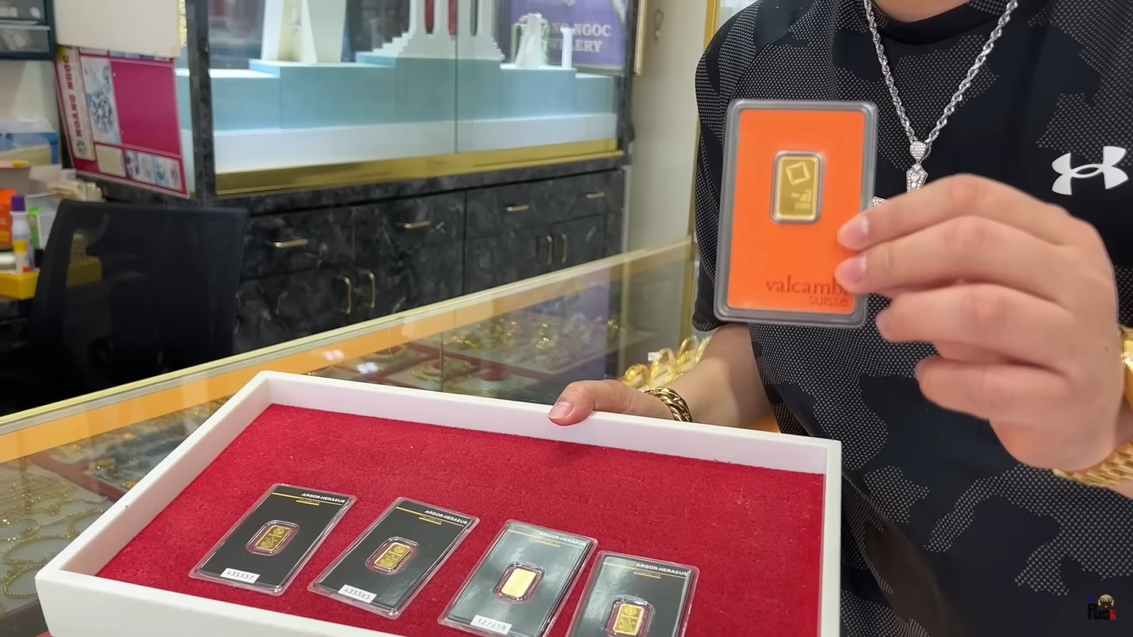 Mở quán lẩu ở Mỹ vì đam mê chứ lời lãi gì tầm này: Khoa Pug tặng vàng Thụy Sĩ cho khách tới ủng hộ, khán giả ở Việt Nam cũng có quà - Ảnh 2.