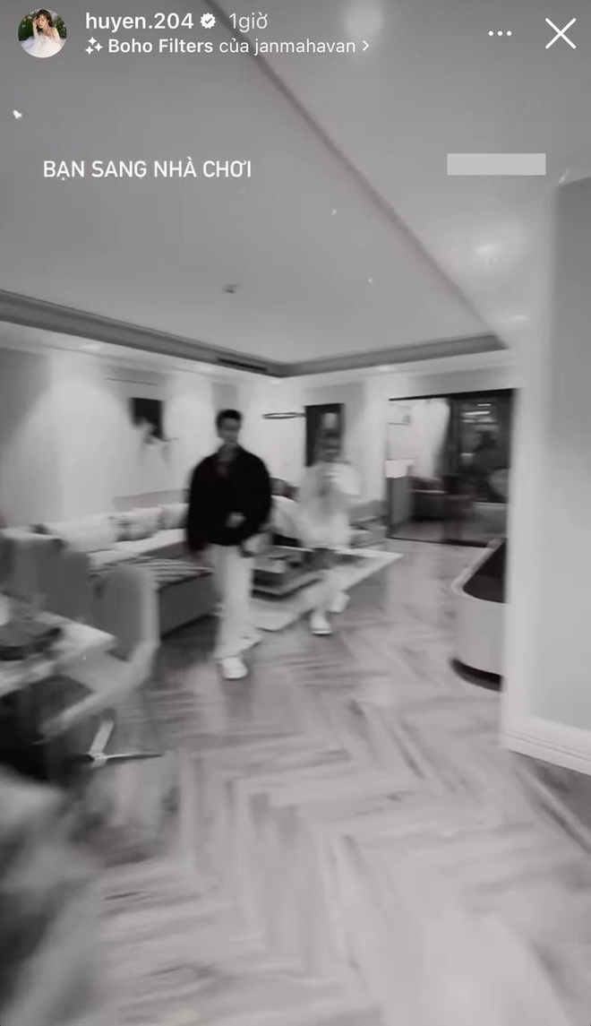 Hé lộ góc nhỏ toàn hàng hiệu trong cơ ngơi của cô gái kết hôn với thiếu gia Đồng Tháp - Ảnh 3.