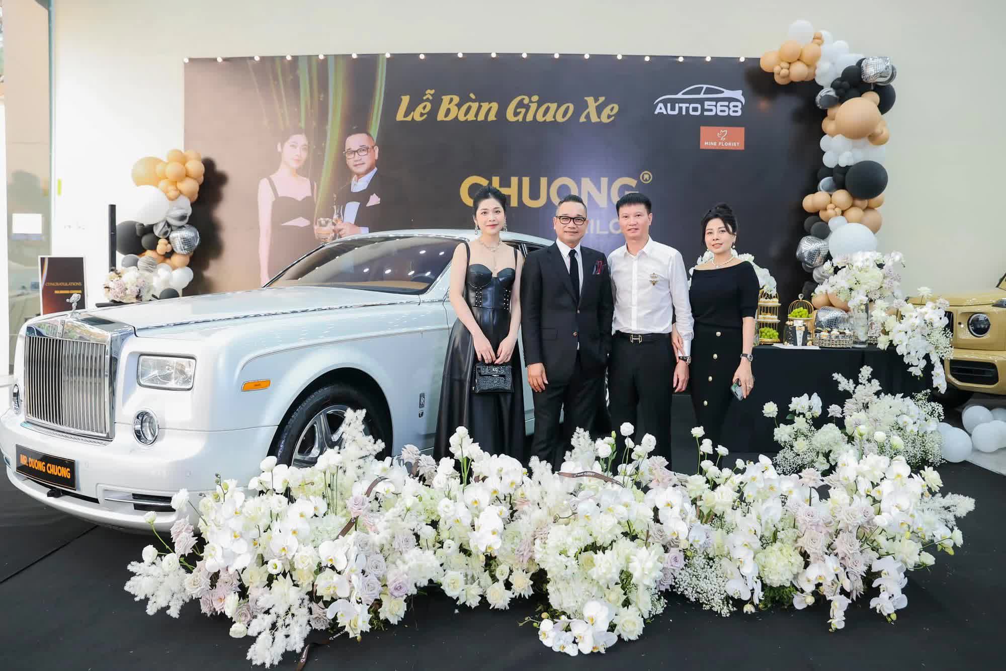 Doanh nhân Chương Tailor bất ngờ rước thêm Rolls-Royce dù đã có siêu phẩm 9 tỷ đồng: Tài sản đã lớn nay còn khủng hơn, xứng tầm đại gia Hà Thành - Ảnh 1. Doanh nhân Chương Tailor bất ngờ rước thêm Rolls-Royce dù đã có siêu phẩm 9 tỷ đồng: Tài sản đã lớn nay còn khủng hơn, xứng tầm đại gia Hà Thành - Ảnh 1.
