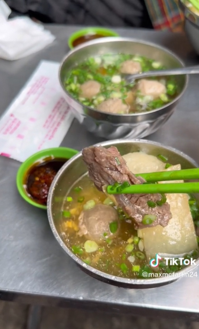  TP.HCM có một món hủ tiếu khiến khách Tây phải ca ngợi may mắn mới được thưởng thức - Ảnh 4.