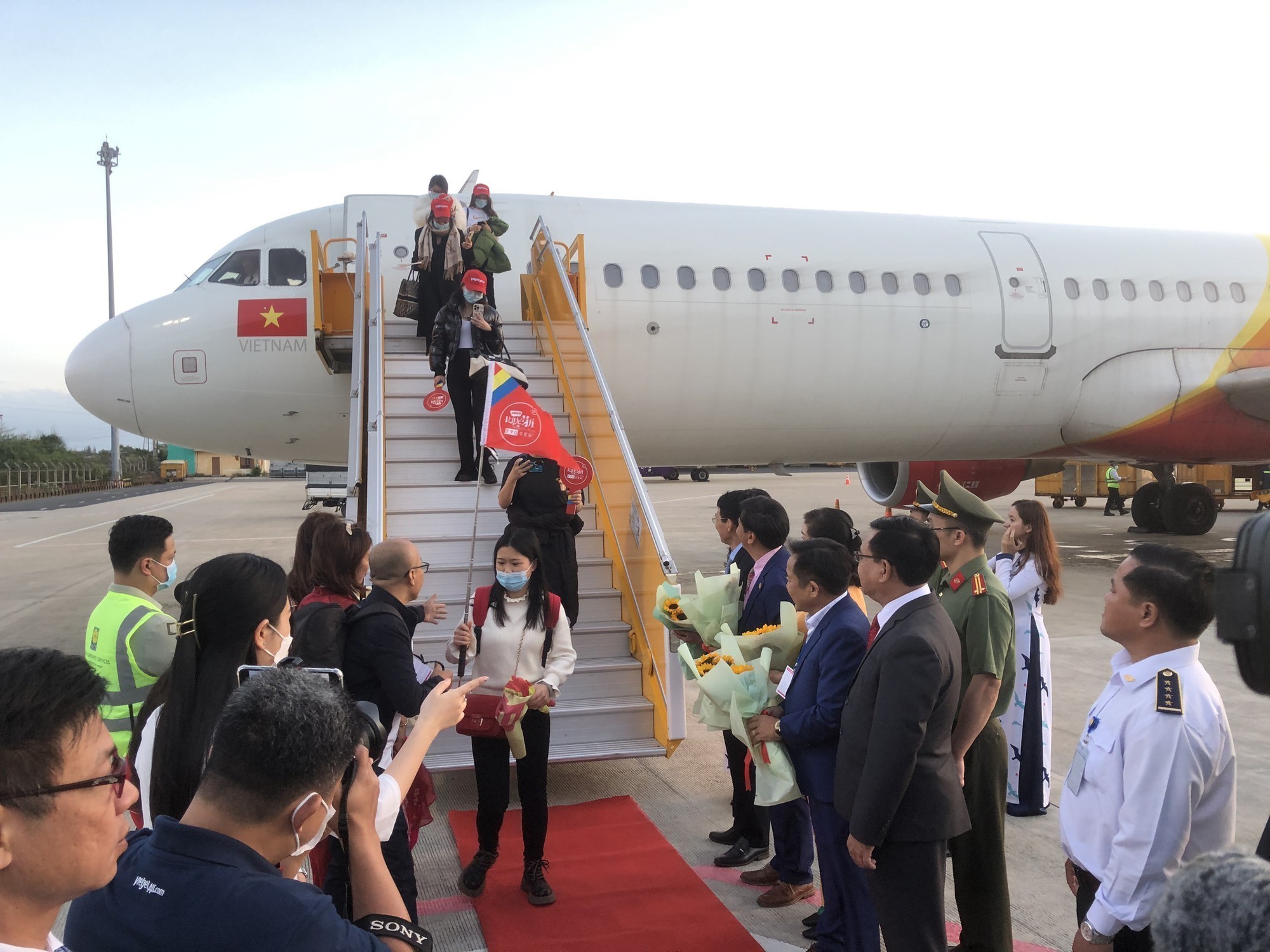 Kéo khách quốc tế trở lại Việt Nam: Để du lịch không còn đi trước về chậm - Ảnh 3.