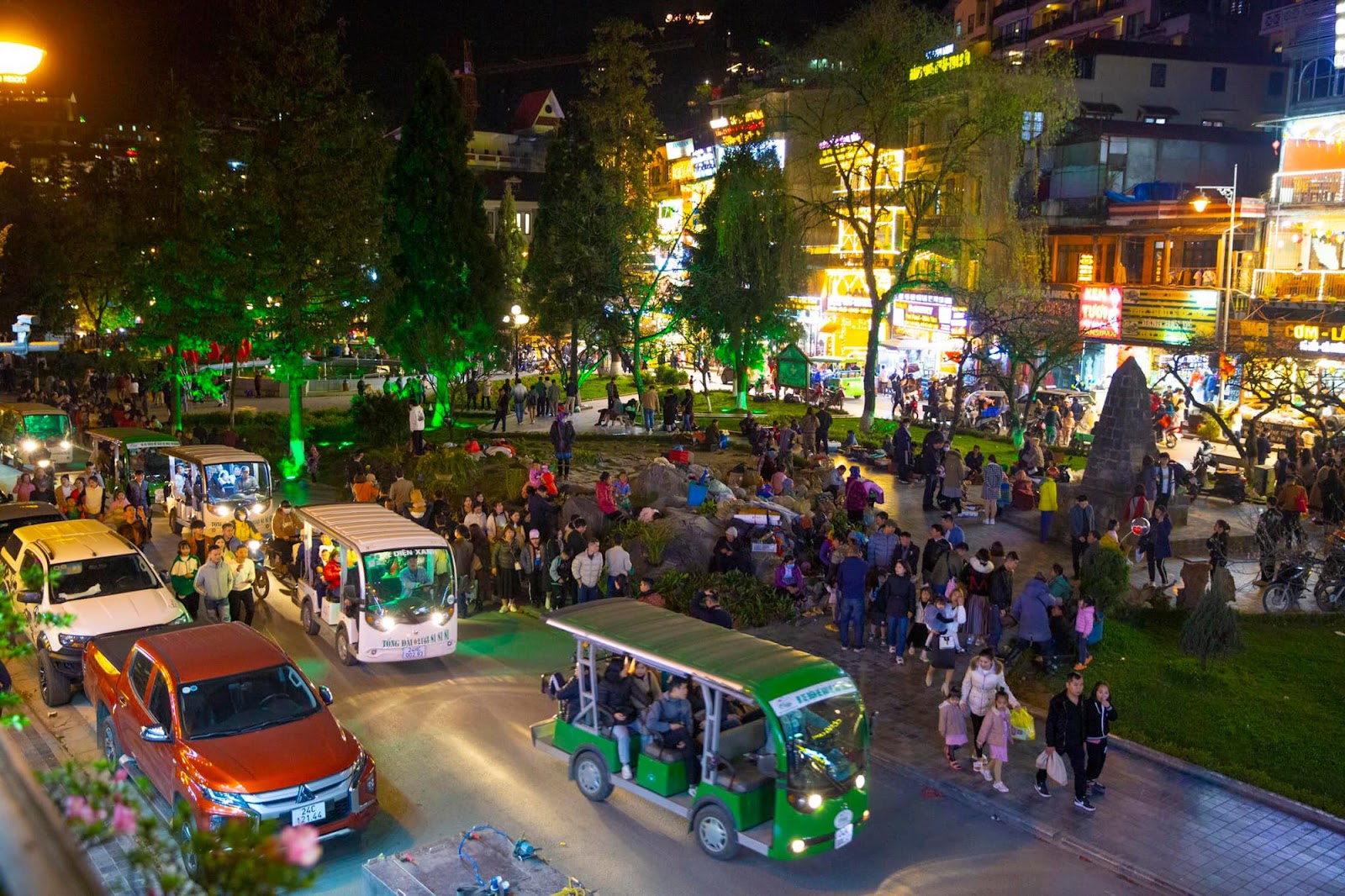 Toàn cảnh thị xã có lượng khách du lịch nhiều gấp 50 lần dân số - Ảnh 11. Toàn cảnh thị xã có lượng khách du lịch nhiều gấp 50 lần dân số - Ảnh 11.