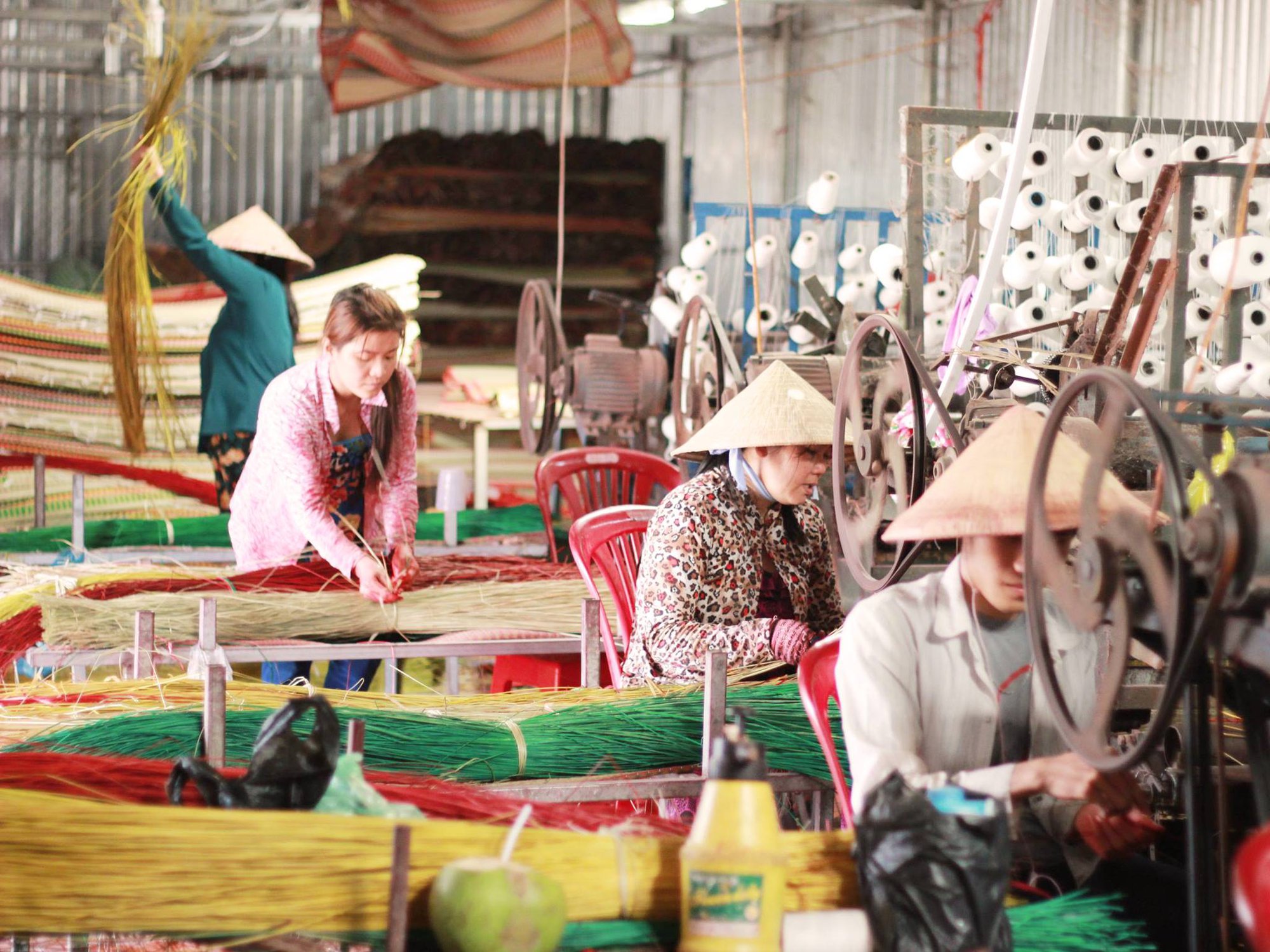 Một di sản trăm tuổi ở miền Tây vừa được Lý Hải “hồi sinh”, khung cảnh thời hưng thịnh hiện về gây xúc động - Ảnh 5.