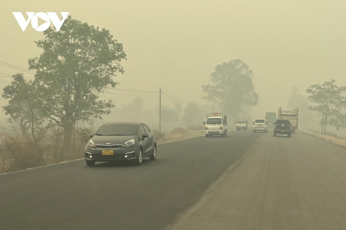 Tình trạng ô nhiễm không khí ở Lào lên đến mức nguy hiểm - Ảnh 1.