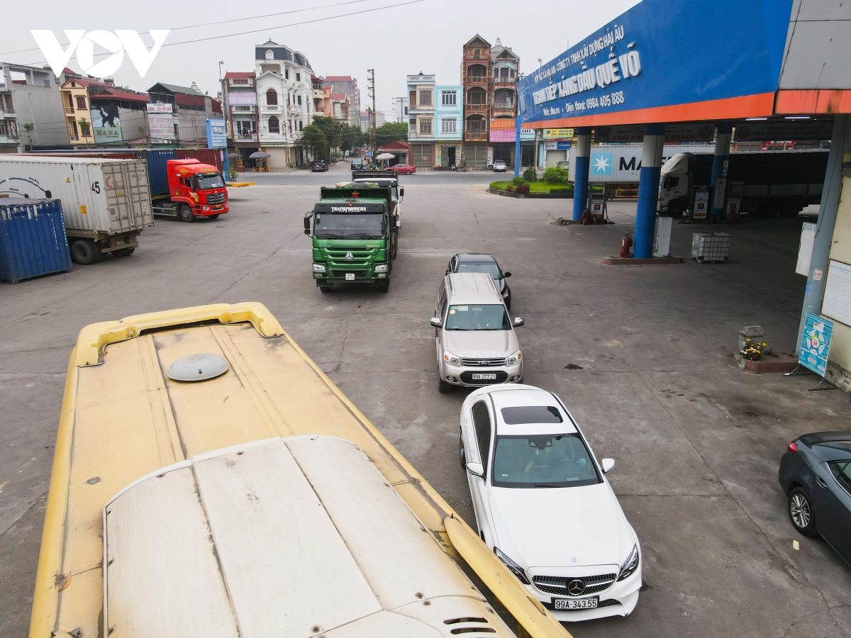 Một trung tâm đăng kiểm ở Bắc Ninh hoạt động trở lại - Ảnh 10.