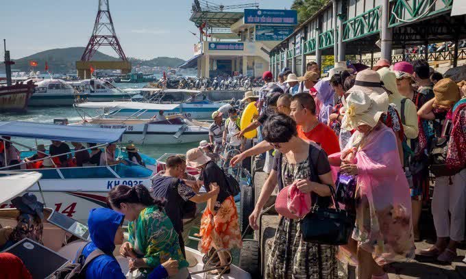 Du khách Trung Quốc nói 'không đủ tiền đi Thái Lan', thời cơ của du lịch Việt Nam đã đến - Ảnh 1.