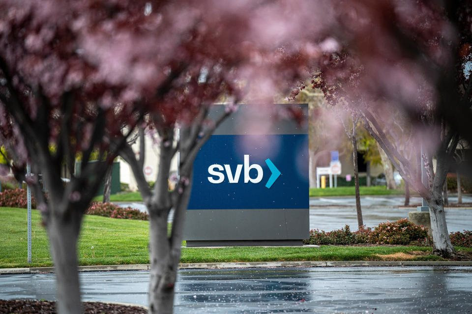 Cổ phiếu ngân hàng này đã tăng hơn 50% sau khi mua hơn 70 tỷ USD tài sản của SVB - Ảnh 1.