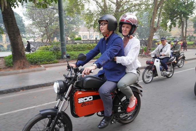 Dat Bike sau 4 năm bị &quot;vùi dập&quot; trên Shark Tank: Được Chính phủ Anh chọn vào dự án tài trợ 11,8 triệu bảng, tài tử Game of Throne &quot;PR&quot; miễn phí - Ảnh 4.